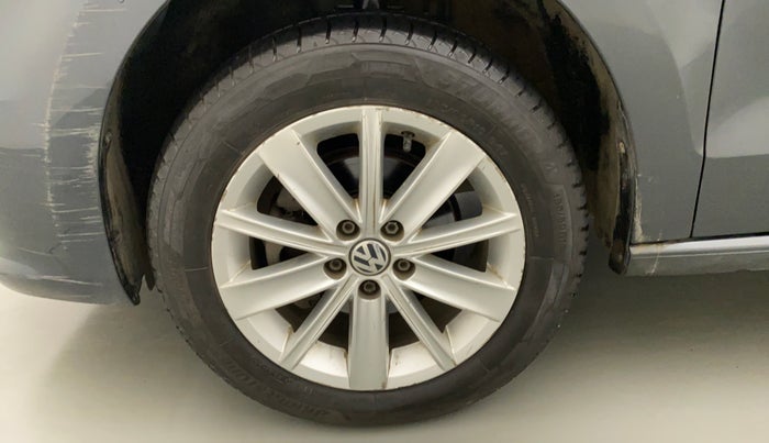 2015 Volkswagen Vento HIGHLINE PETROL AT, Petrol, Automatic, 79,764 km, Left Front Wheel