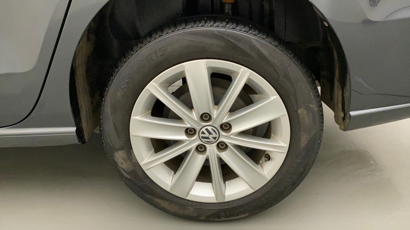 2015 Volkswagen Vento HIGHLINE PETROL AT, Petrol, Automatic, 79,764 km, Left Rear Wheel