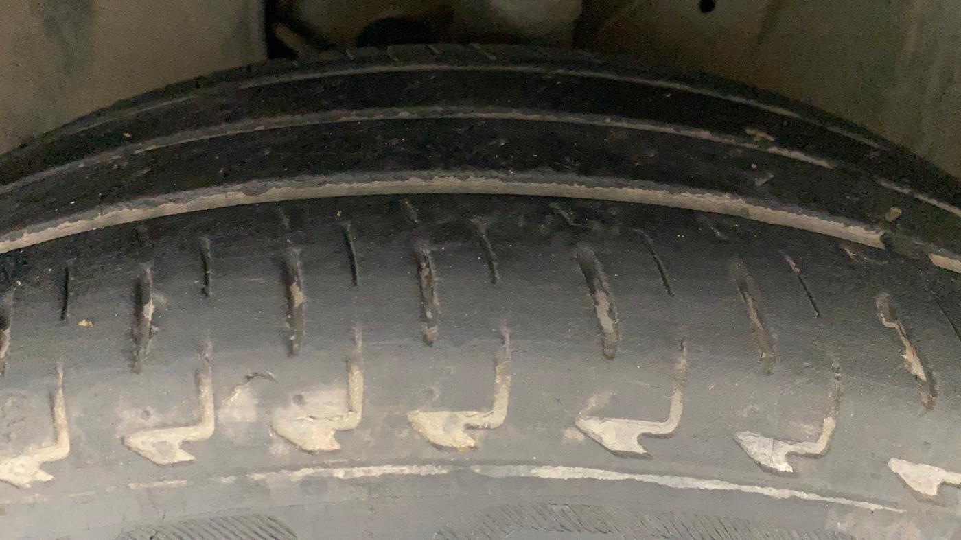 2021 Maruti IGNIS DELTA 1.2 AMT, Petrol, Automatic, 31,951 km, Left Front Tyre Tread