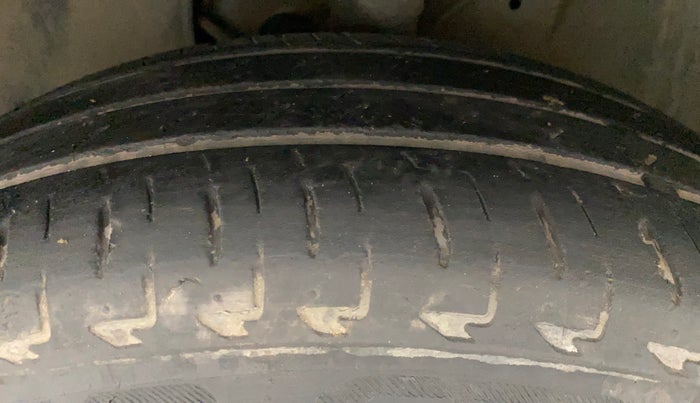 2021 Maruti IGNIS DELTA 1.2 AMT, Petrol, Automatic, 31,951 km, Left Front Tyre Tread