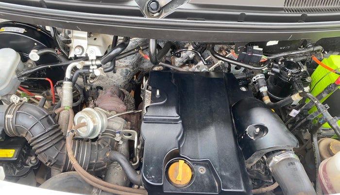 2019 Mahindra TUV300 T10, Diesel, Manual, 46,232 km, Engine View