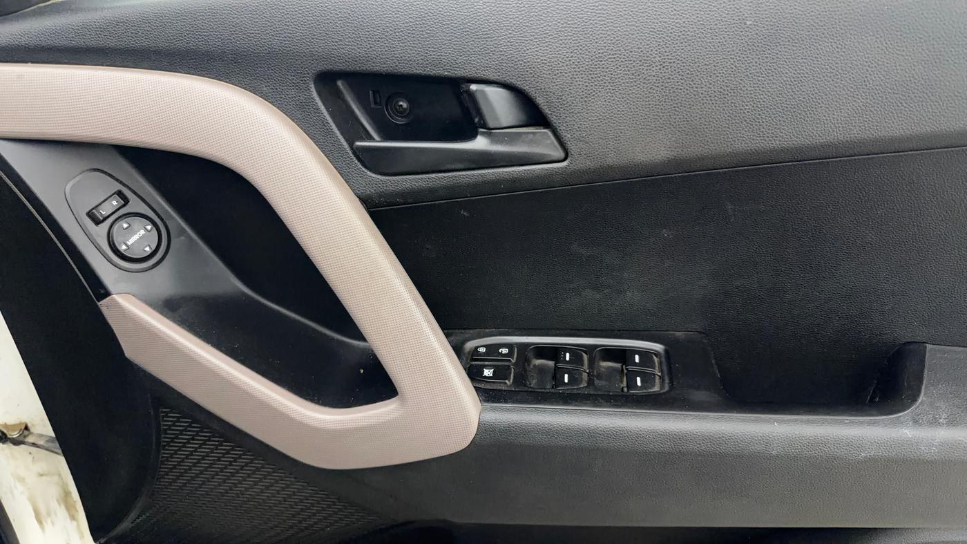 2019 Hyundai Creta EX 1.6 PETROL, Petrol, Manual, 70,534 km, Driver Side Door Panels Control