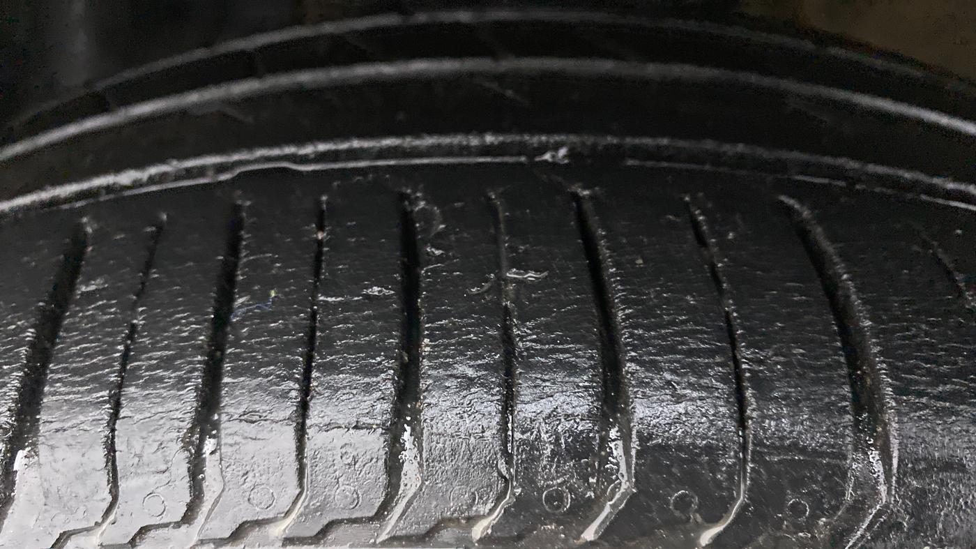 2018 Hyundai Verna EX 1.6 VTVT AT, Petrol, Automatic, 27,310 km, Left Front Tyre Tread