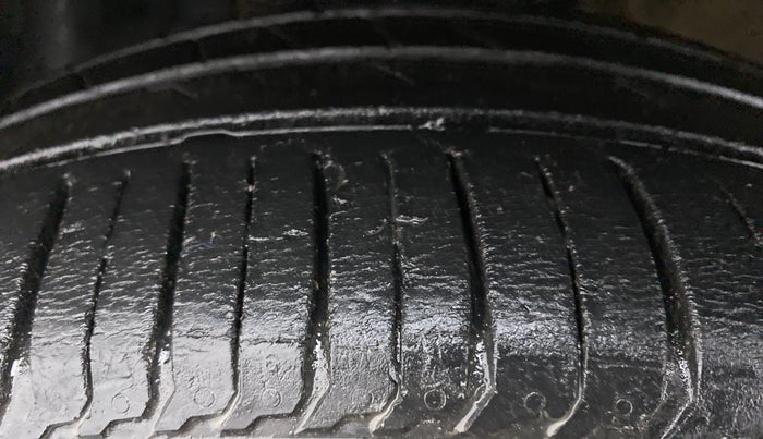 2018 Hyundai Verna EX 1.6 VTVT AT, Petrol, Automatic, 27,310 km, Left Front Tyre Tread