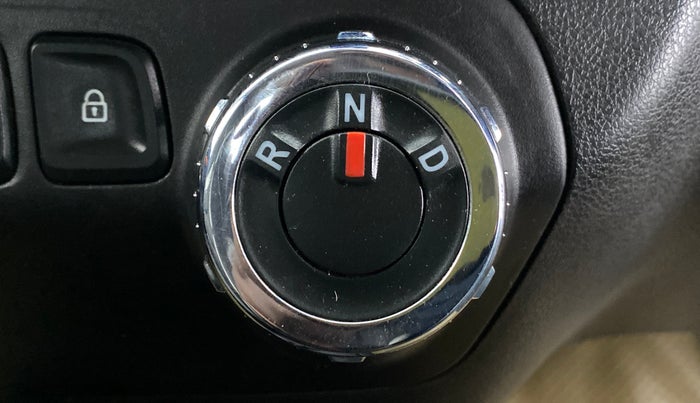 2017 Renault Kwid CLIMBER 1.0 AT, Petrol, Automatic, 31,258 km, Gear Lever