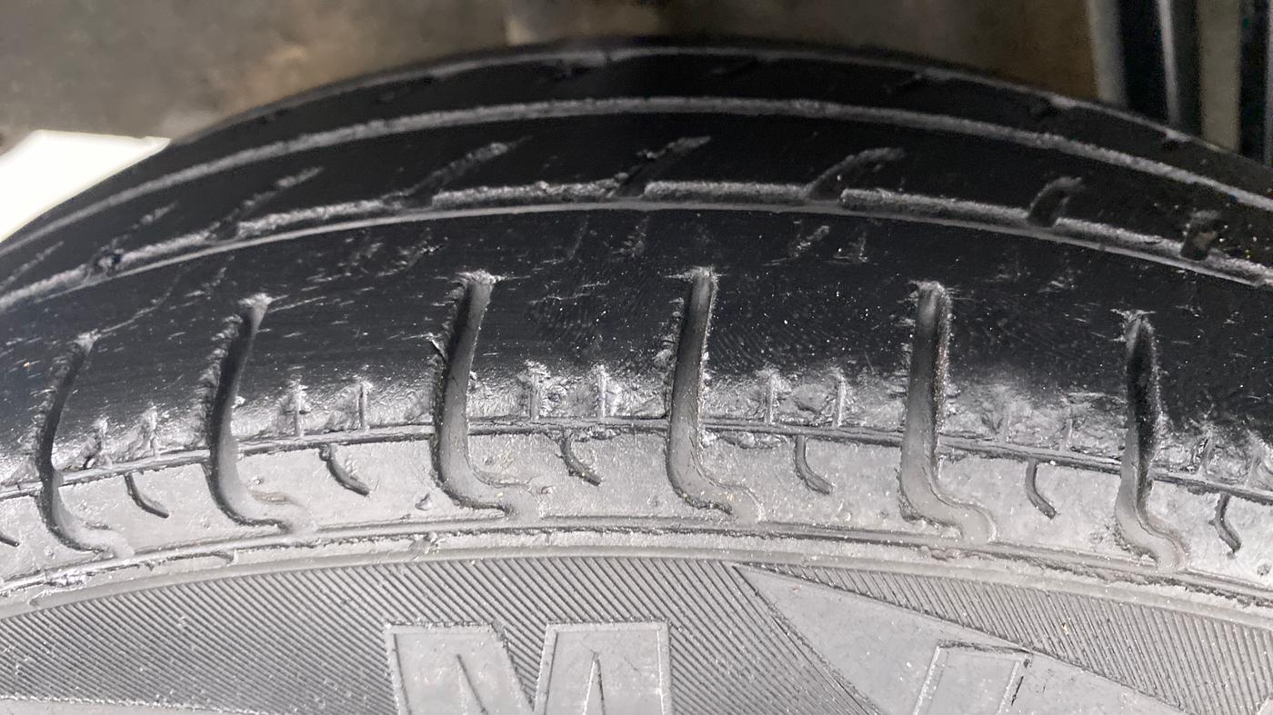 2017 Renault Kwid CLIMBER 1.0 AT, Petrol, Automatic, 31,258 km, Right Rear Tyre Tread