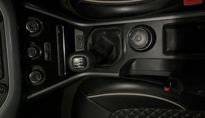2020 Tata NEXON XM SUNROOF PETROL, Petrol, Manual, 62,340 km, Gear Lever