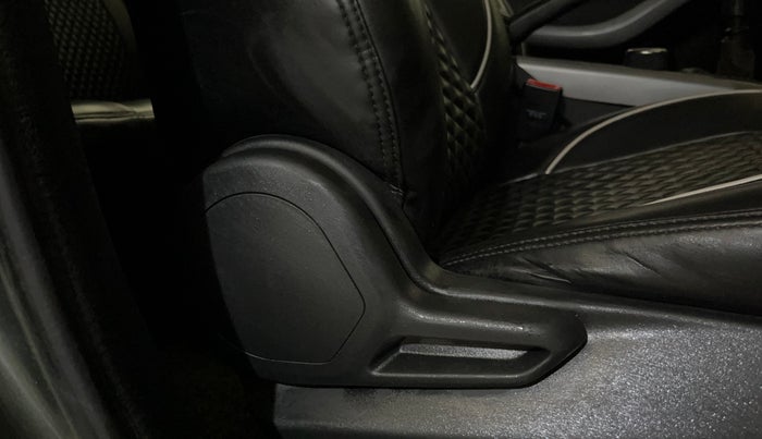 2020 Tata NEXON XM SUNROOF PETROL, Petrol, Manual, 62,340 km, Driver Side Adjustment Panel