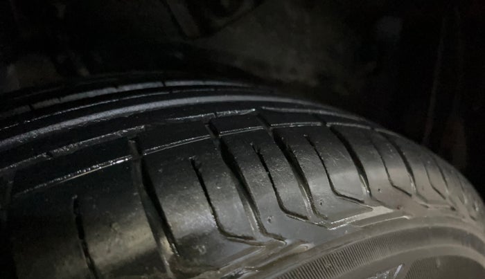 2020 Tata NEXON XM SUNROOF PETROL, Petrol, Manual, 62,340 km, Right Rear Tyre Tread