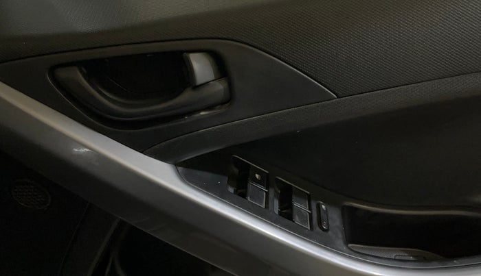 2020 Tata NEXON XM SUNROOF PETROL, Petrol, Manual, 62,340 km, Driver Side Door Panels Control