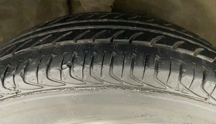 2012 Maruti Alto 800 LXI, Petrol, Manual, 25,076 km, Right Front Tyre Tread