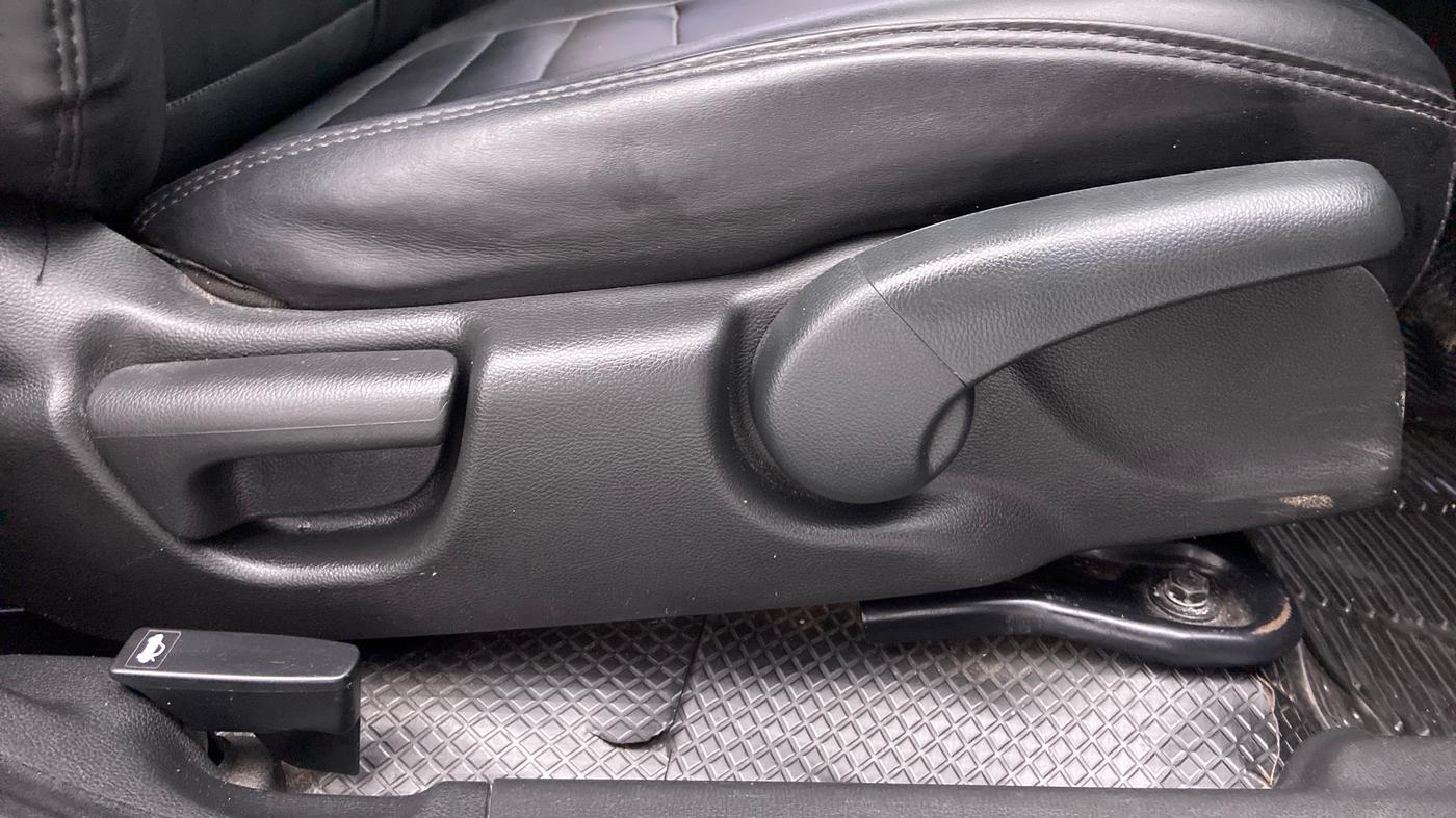 2017 Honda City V MT PETROL, Petrol, Manual, 81,879 km, Driver Side Adjustment Panel