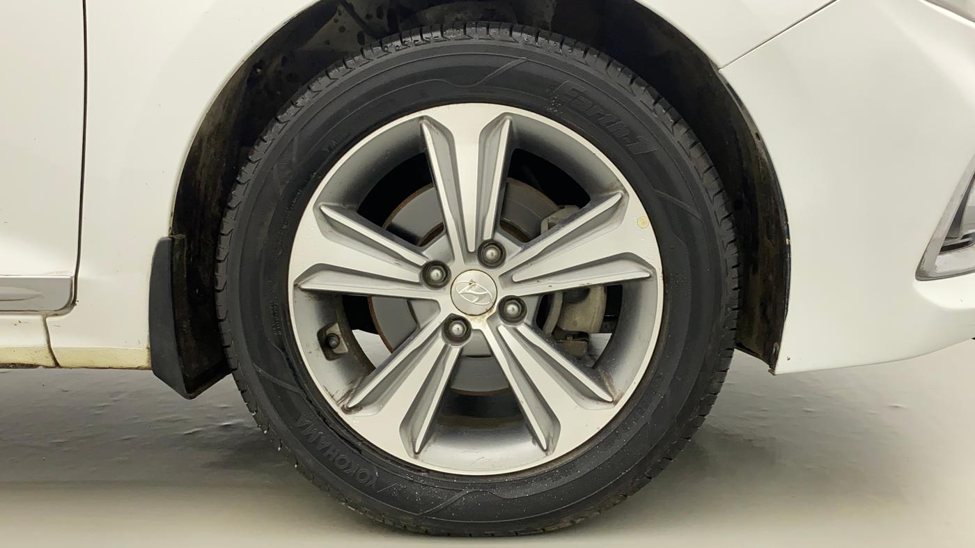 2019 Hyundai Verna 1.6 CRDI SX + AT, Diesel, Automatic, 47,152 km, Right Front Wheel