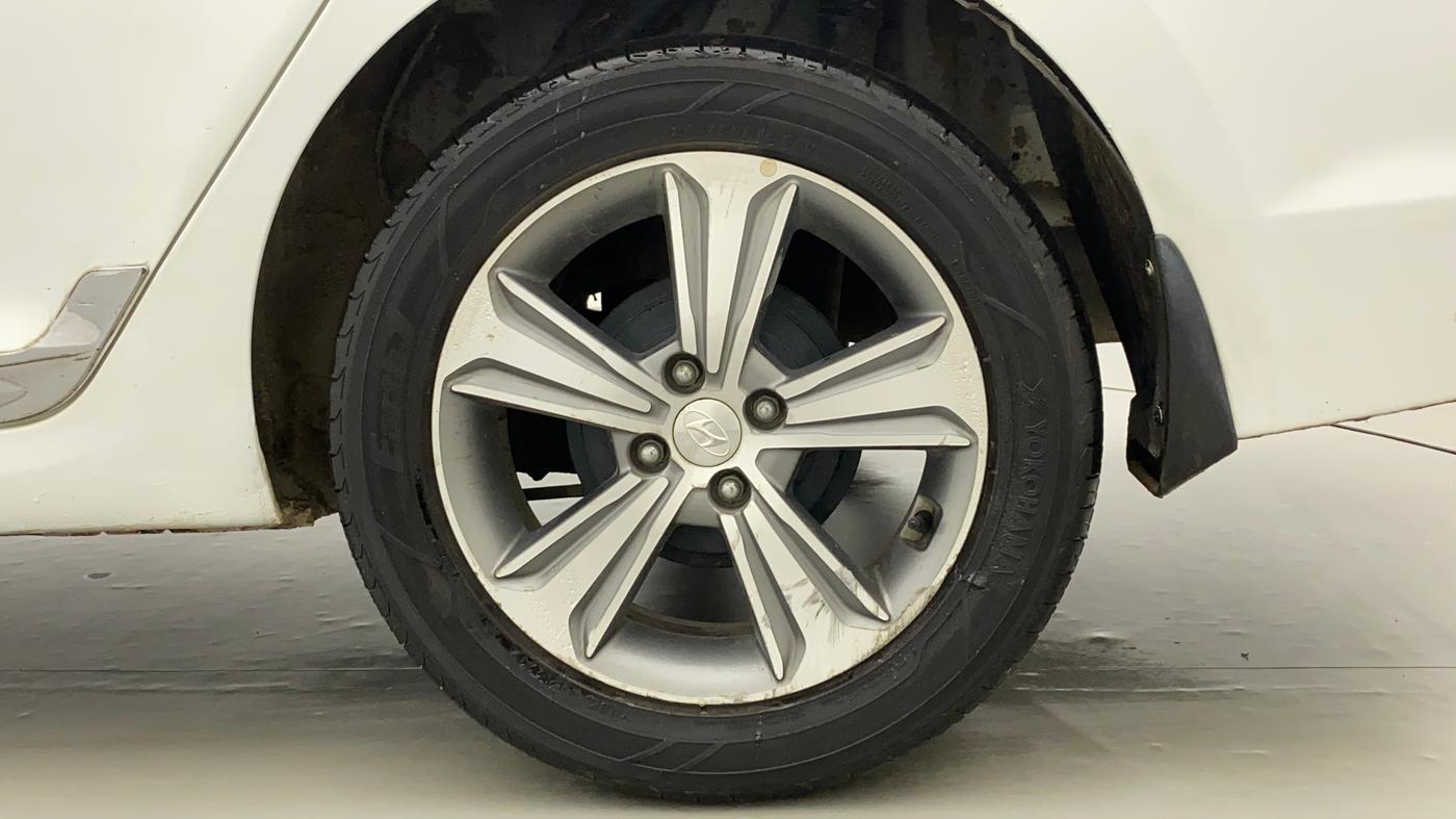 2019 Hyundai Verna 1.6 CRDI SX + AT, Diesel, Automatic, 47,152 km, Left Rear Wheel