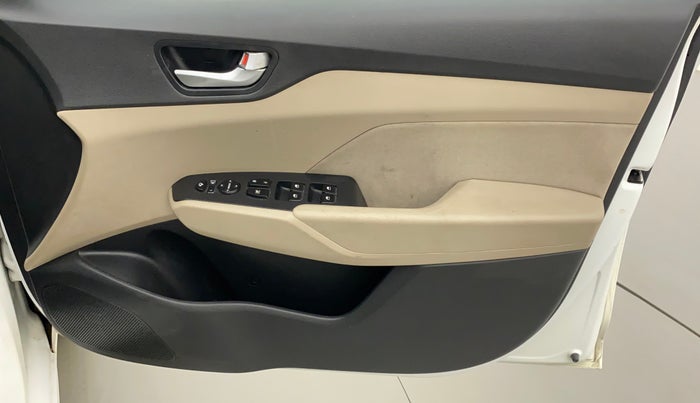 2019 Hyundai Verna 1.6 CRDI SX + AT, Diesel, Automatic, 47,152 km, Driver Side Door Panels Control