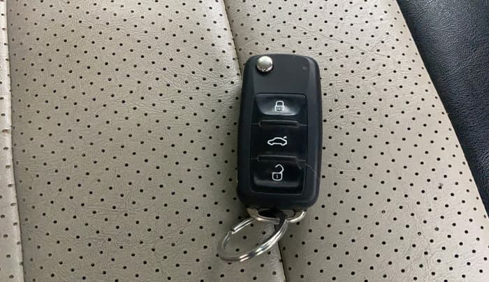 2022 Volkswagen Vento HIGHLINE PLUS 1.0L TSI AT, Petrol, Automatic, 79,093 km, Key Close Up