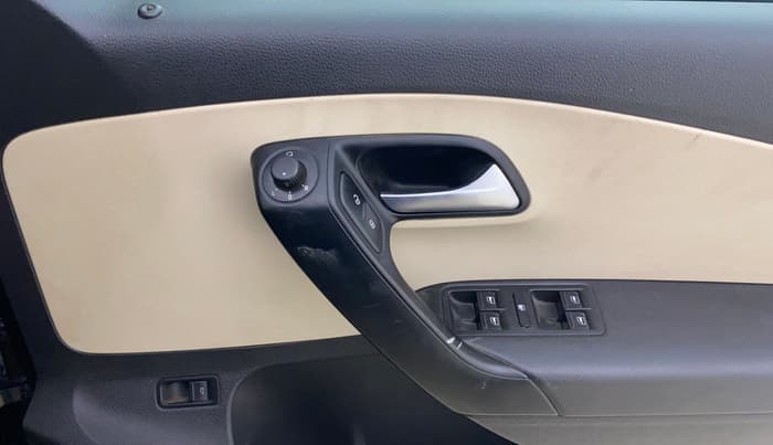 2022 Volkswagen Vento HIGHLINE PLUS 1.0L TSI AT, Petrol, Automatic, 79,093 km, Driver Side Door Panels Control
