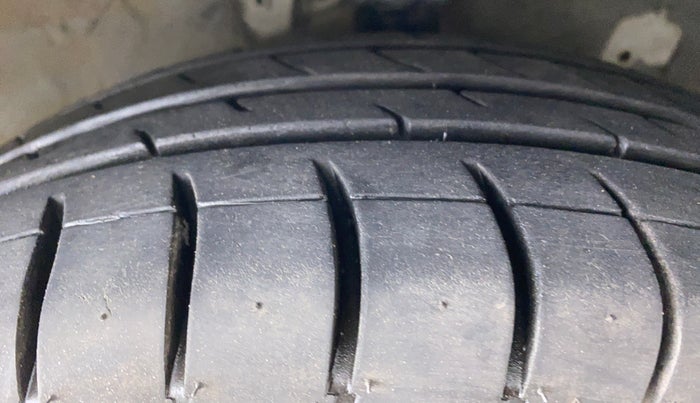 2012 Hyundai i20 MAGNA 1.2 VTVT, Petrol, Manual, 76,294 km, Right Front Tyre Tread