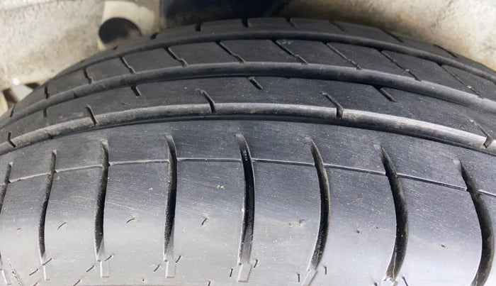 2012 Hyundai i20 MAGNA 1.2 VTVT, Petrol, Manual, 76,294 km, Left Rear Tyre Tread