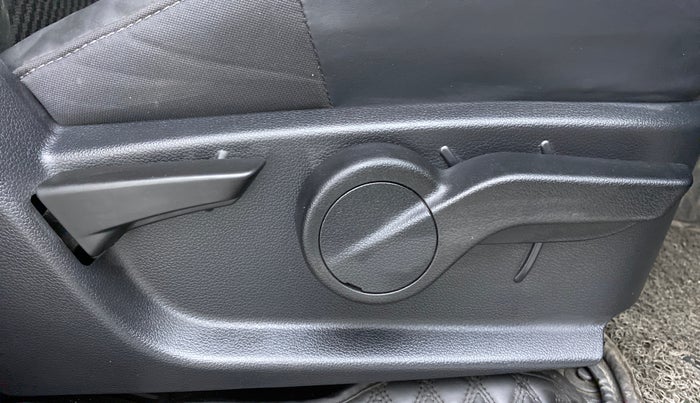 2021 Mahindra Thar LX D 4*4 MT HT, Diesel, Manual, 9,786 km, Driver Side Adjustment Panel