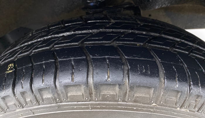 2021 Maruti Eeco 5 STR WITH AC PLUSHTR, Petrol, Manual, 9,365 km, Right Front Tyre Tread