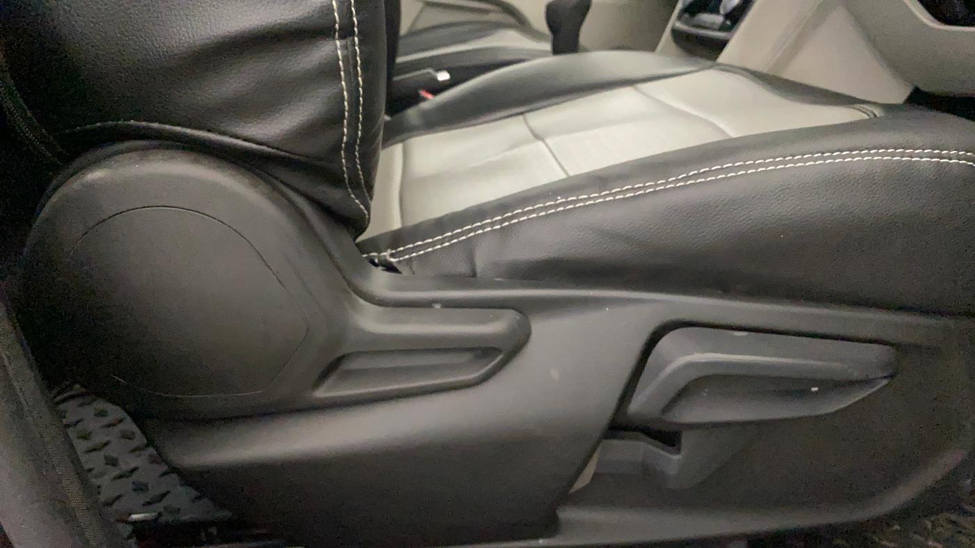 2022 Tata Tiago XZ PLUS CNG, CNG, Manual, 82,951 km, Driver Side Adjustment Panel