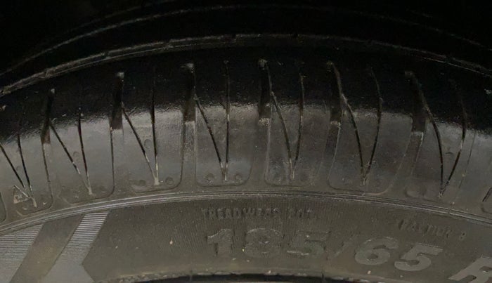 2022 Tata Tiago XZ PLUS CNG, CNG, Manual, 82,951 km, Left Front Tyre Tread