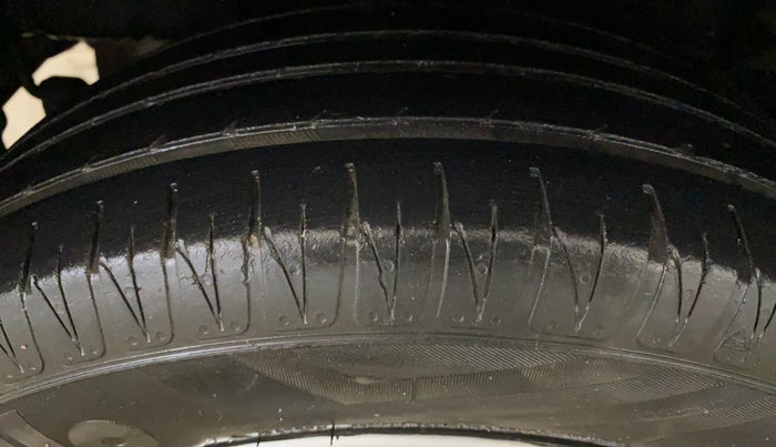 2022 Tata Tiago XZ PLUS CNG, CNG, Manual, 82,951 km, Right Rear Tyre Tread