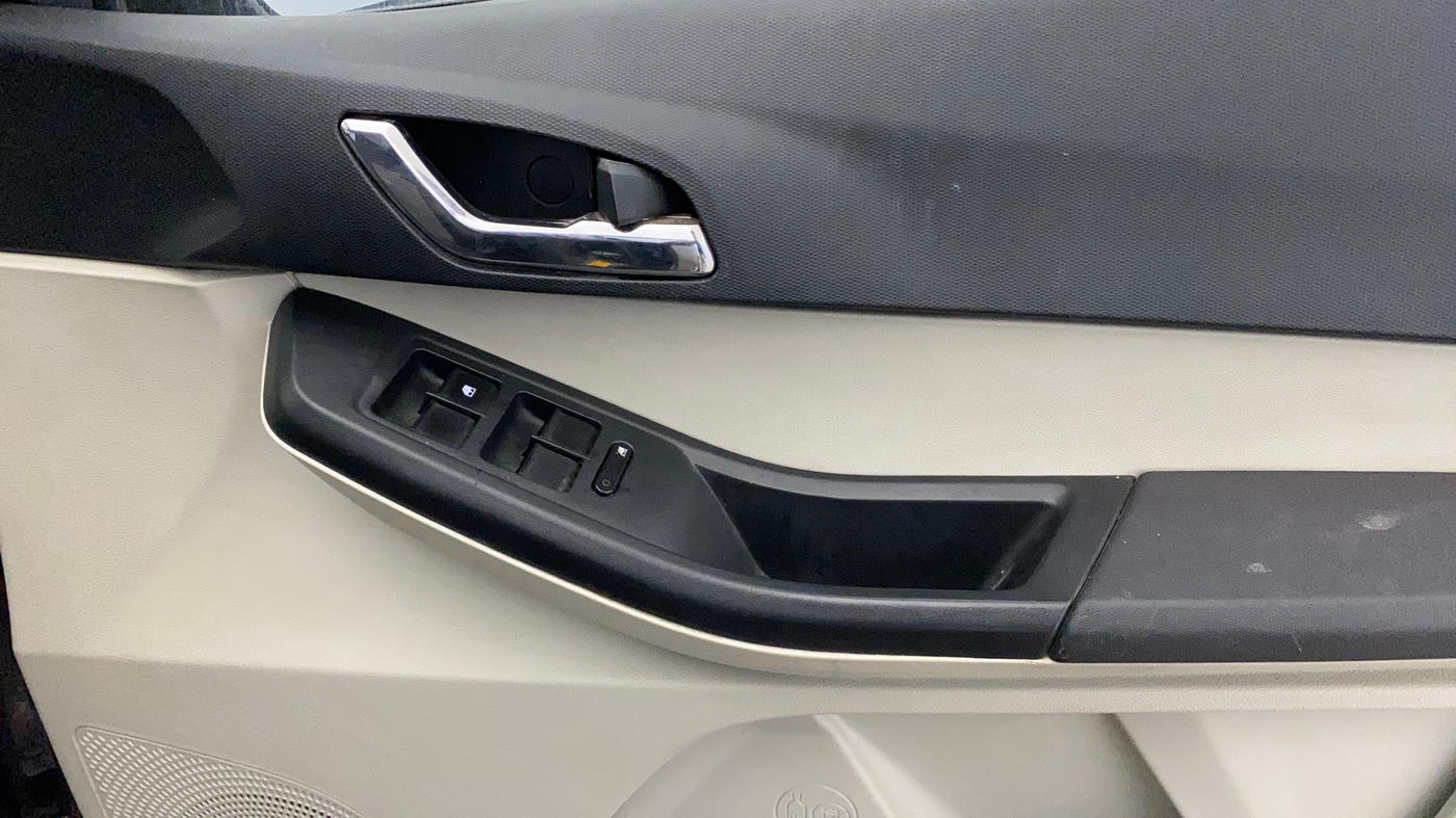 2022 Tata Tiago XZ PLUS CNG, CNG, Manual, 82,951 km, Driver Side Door Panels Control