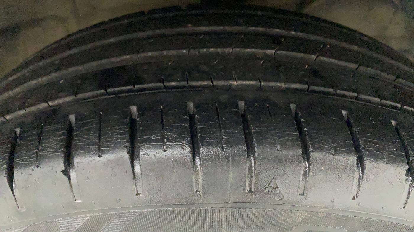 2019 Maruti Baleno ZETA PETROL 1.2, Petrol, Manual, 22,963 km, Right Front Tyre Tread