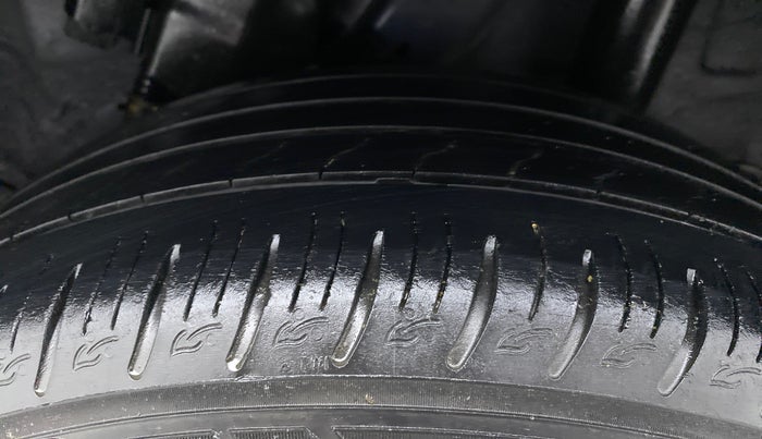 2020 Hyundai VENUE SX (O) 1.5 CRDI, Diesel, Manual, 53,131 km, Left Rear Tyre Tread