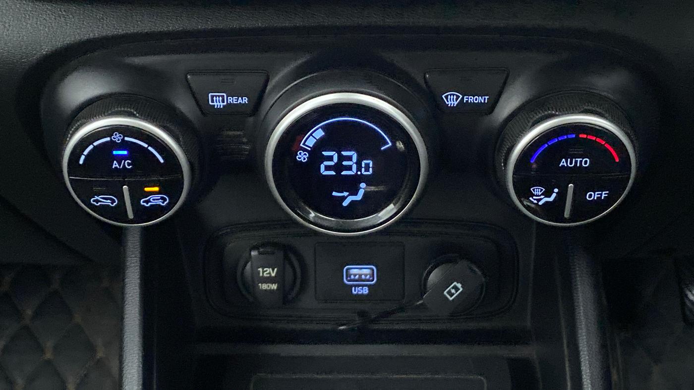 2020 Hyundai VENUE SX (O) 1.5 CRDI, Diesel, Manual, 53,131 km, Automatic Climate Control