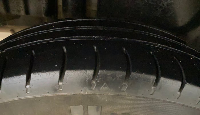 2021 Maruti Swift Dzire TOUR S-CNG (O), CNG, Manual, 76,452 km, Right Rear Tyre Tread