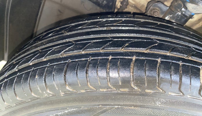 2021 Maruti New Wagon-R LXI CNG (O) 1.0, CNG, Manual, 64,908 km, Left Front Tyre Tread