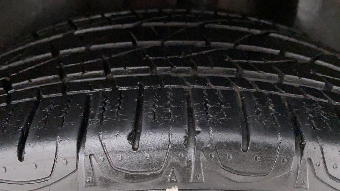 2018 Jeep Compass LIMITED O 1.4 AT, Petrol, Automatic, 25,954 km, Left Front Tyre Tread