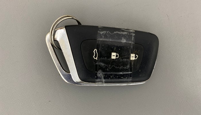 2020 MG HECTOR SHARP 2.0 DIESEL, Diesel, Manual, 1,27,421 km, Key Close Up