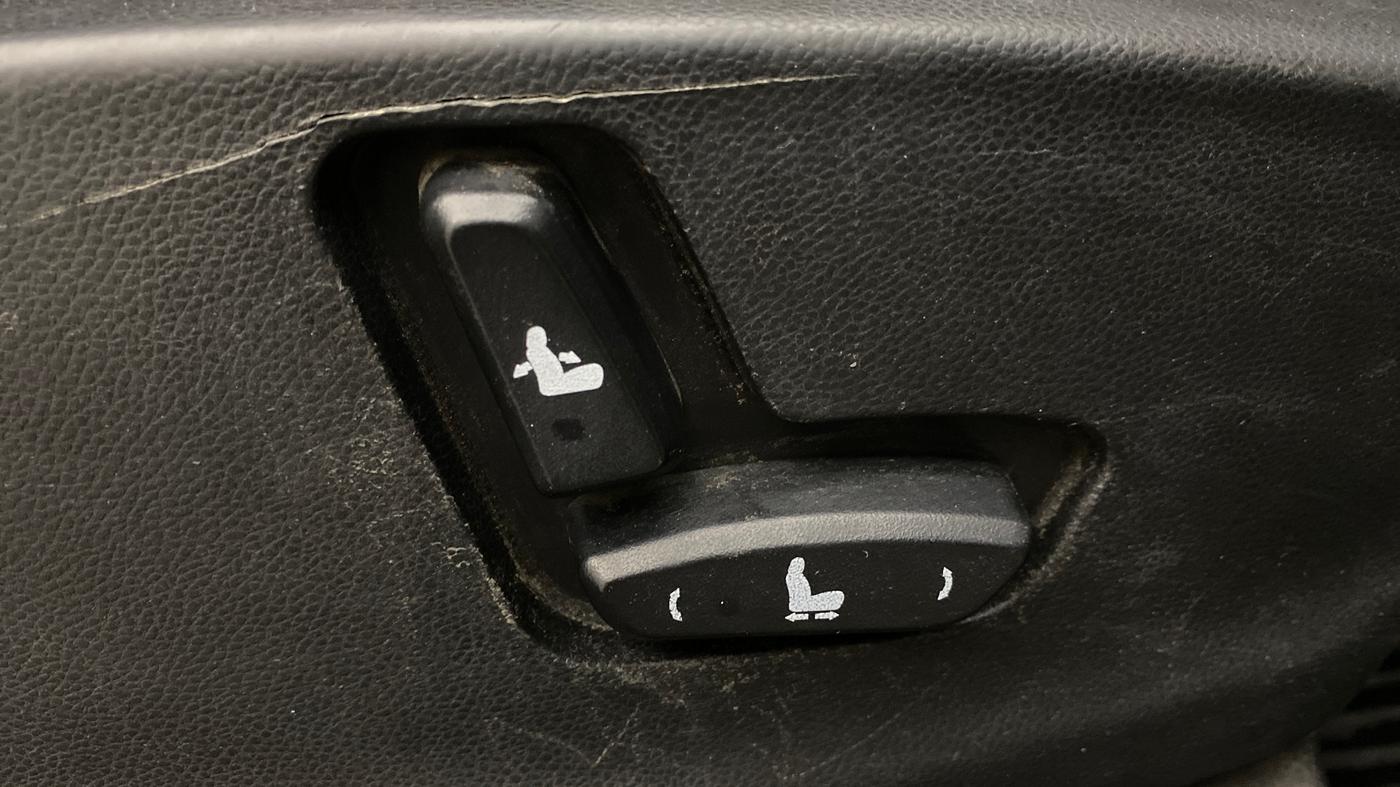 2020 MG HECTOR SHARP 2.0 DIESEL, Diesel, Manual, 1,27,421 km, Driver Side Adjustment Panel