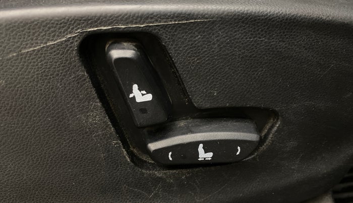 2020 MG HECTOR SHARP 2.0 DIESEL, Diesel, Manual, 1,27,421 km, Driver Side Adjustment Panel