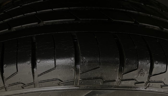 2020 MG HECTOR SHARP 2.0 DIESEL, Diesel, Manual, 1,27,421 km, Left Rear Tyre Tread