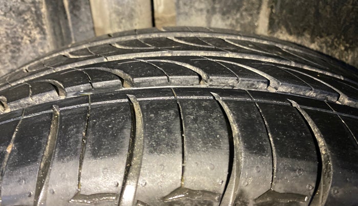 2023 Volkswagen VIRTUS TOPLINE TSI 1.0 AT, Petrol, Automatic, 74,418 km, Right Rear Tyre Tread