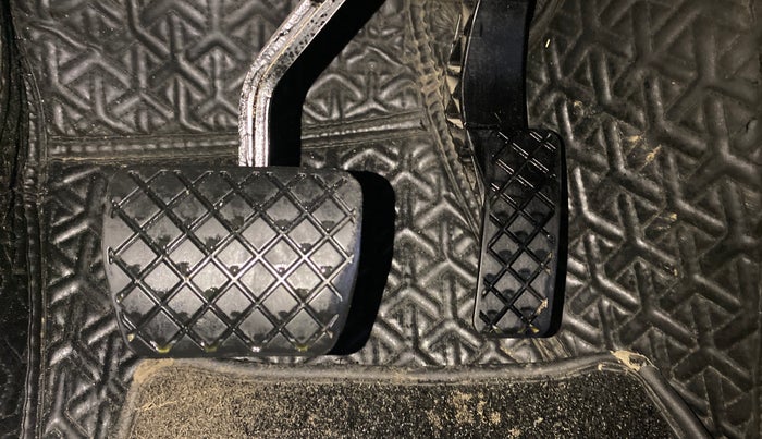 2023 Volkswagen VIRTUS TOPLINE TSI 1.0 AT, Petrol, Automatic, 74,418 km, Pedals