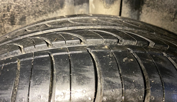 2023 Volkswagen VIRTUS TOPLINE TSI 1.0 AT, Petrol, Automatic, 74,418 km, Left Rear Tyre Tread