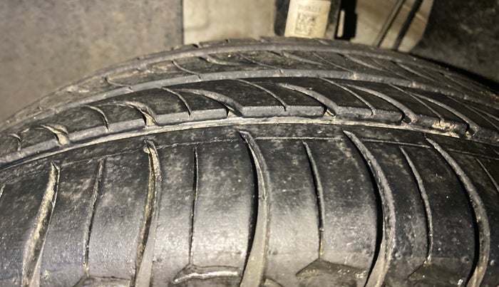 2023 Volkswagen VIRTUS TOPLINE TSI 1.0 AT, Petrol, Automatic, 74,418 km, Left Front Tyre Tread