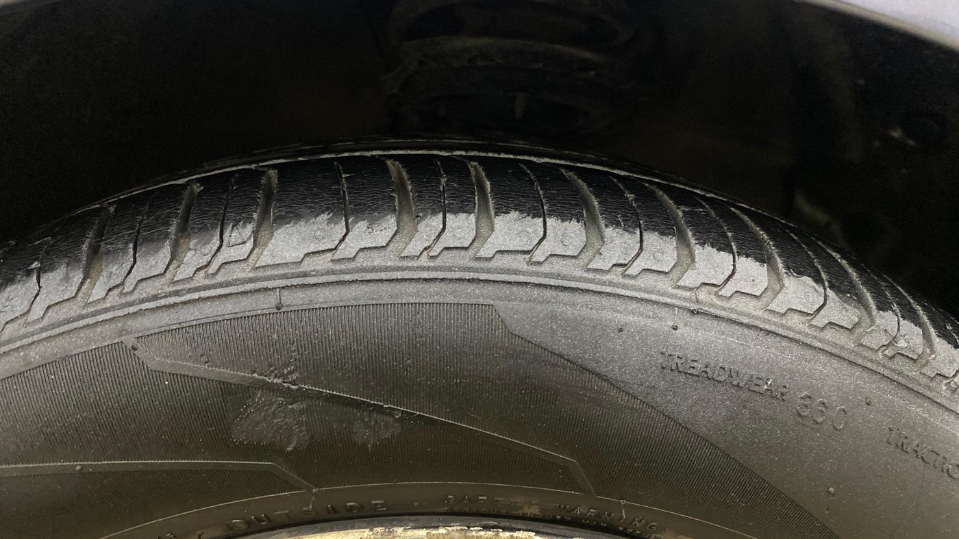 2014 Hyundai Xcent SX 1.2 (O), Petrol, Manual, 64,179 km, Right Front Tyre Tread
