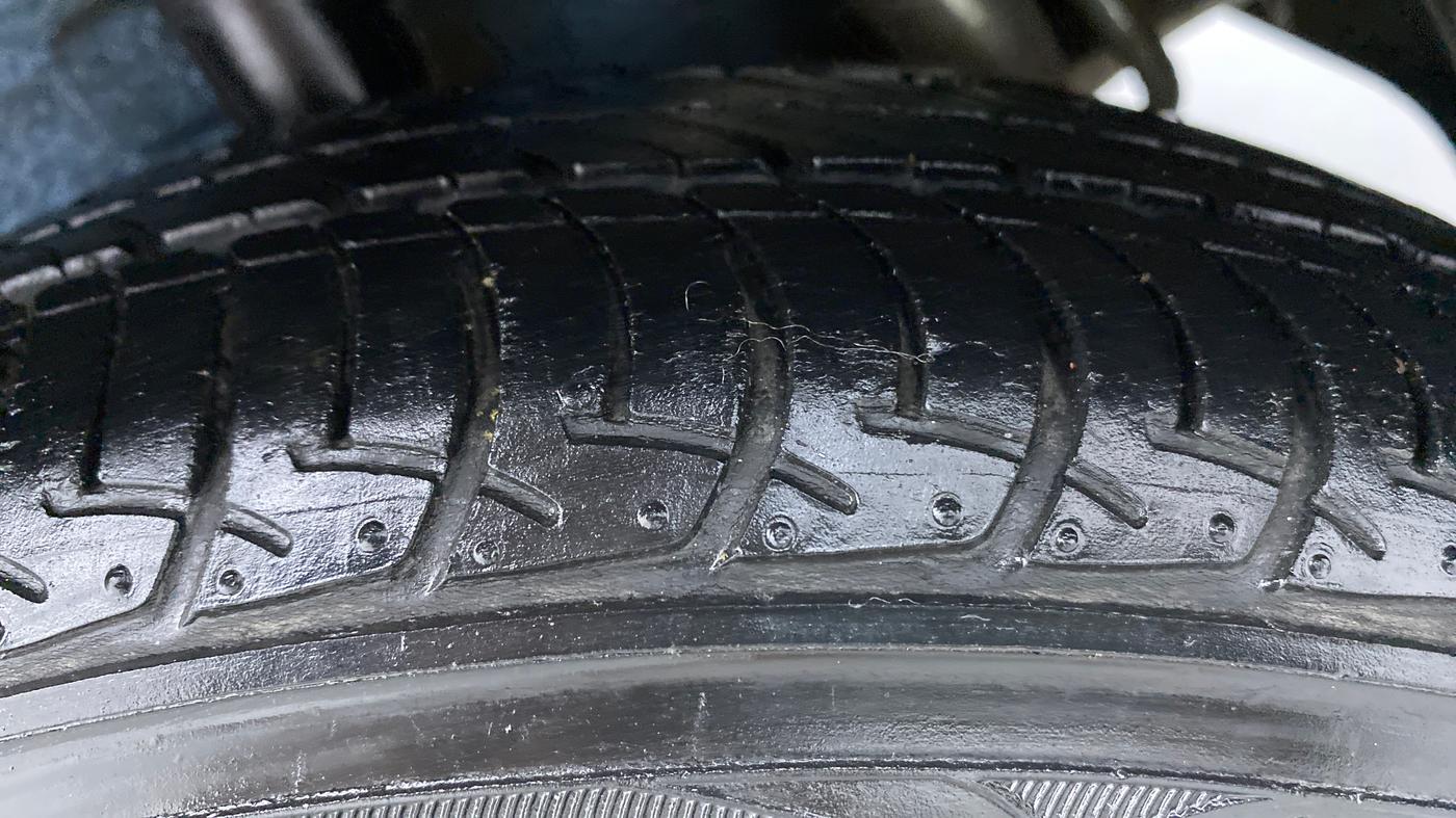 2015 Maruti Celerio VXI d, Petrol, Manual, 24,063 km, Left Rear Tyre Tread