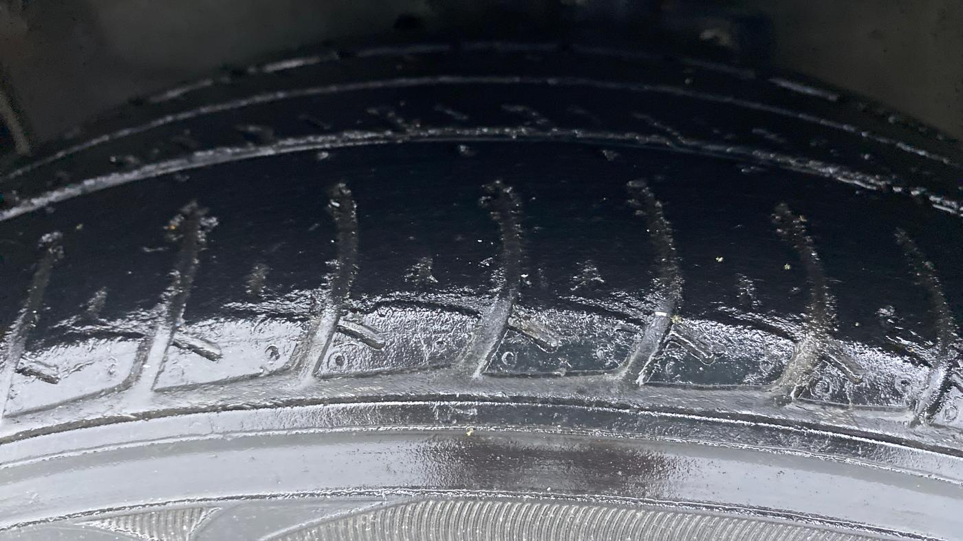 2015 Maruti Celerio VXI d, Petrol, Manual, 24,063 km, Left Front Tyre Tread