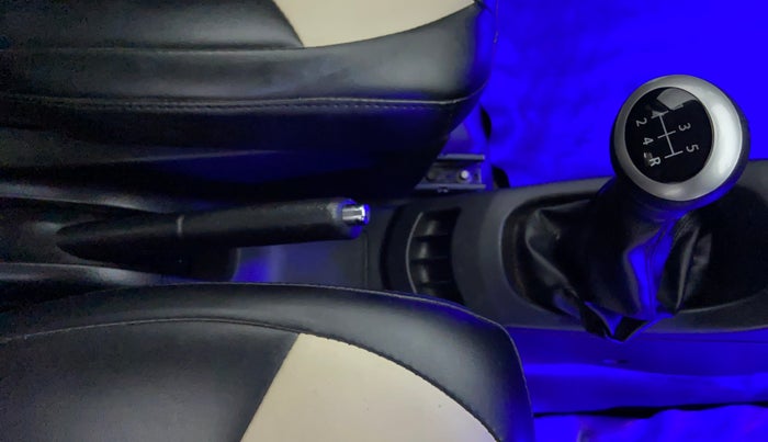 2014 Maruti Wagon R 1.0 VXI, Petrol, Manual, 50,917 km, Gear Lever