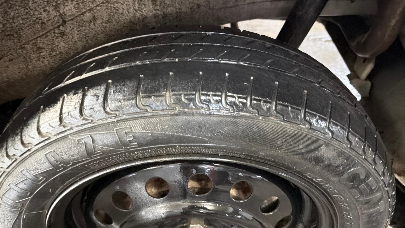 2017 Maruti Wagon R 1.0 VXI, Petrol, Manual, 20,374 km, Left Rear Tyre Tread