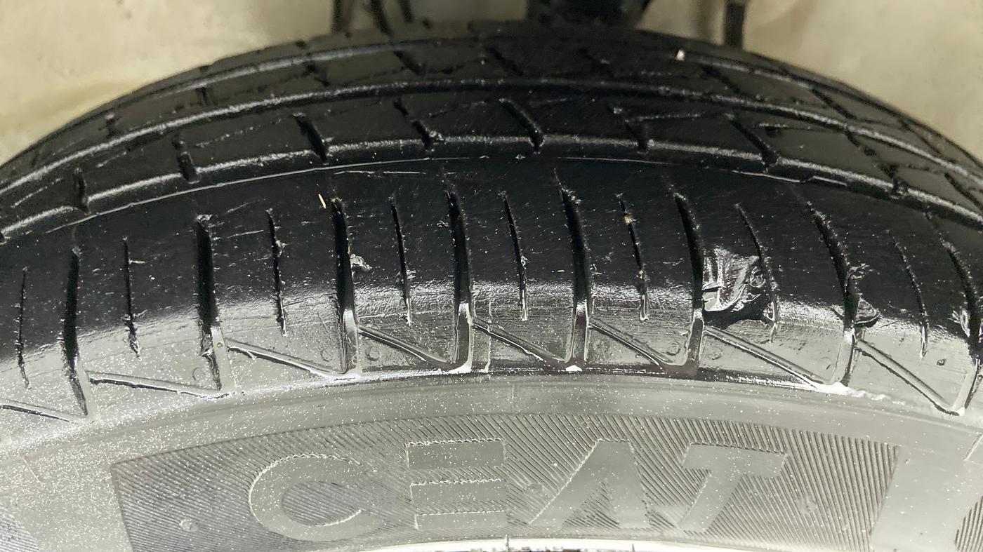 2020 Maruti Alto LXI, Petrol, Manual, 11,388 km, Left Front Tyre Tread