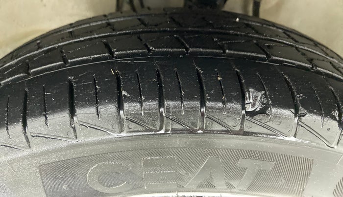 2020 Maruti Alto LXI, Petrol, Manual, 11,388 km, Left Front Tyre Tread